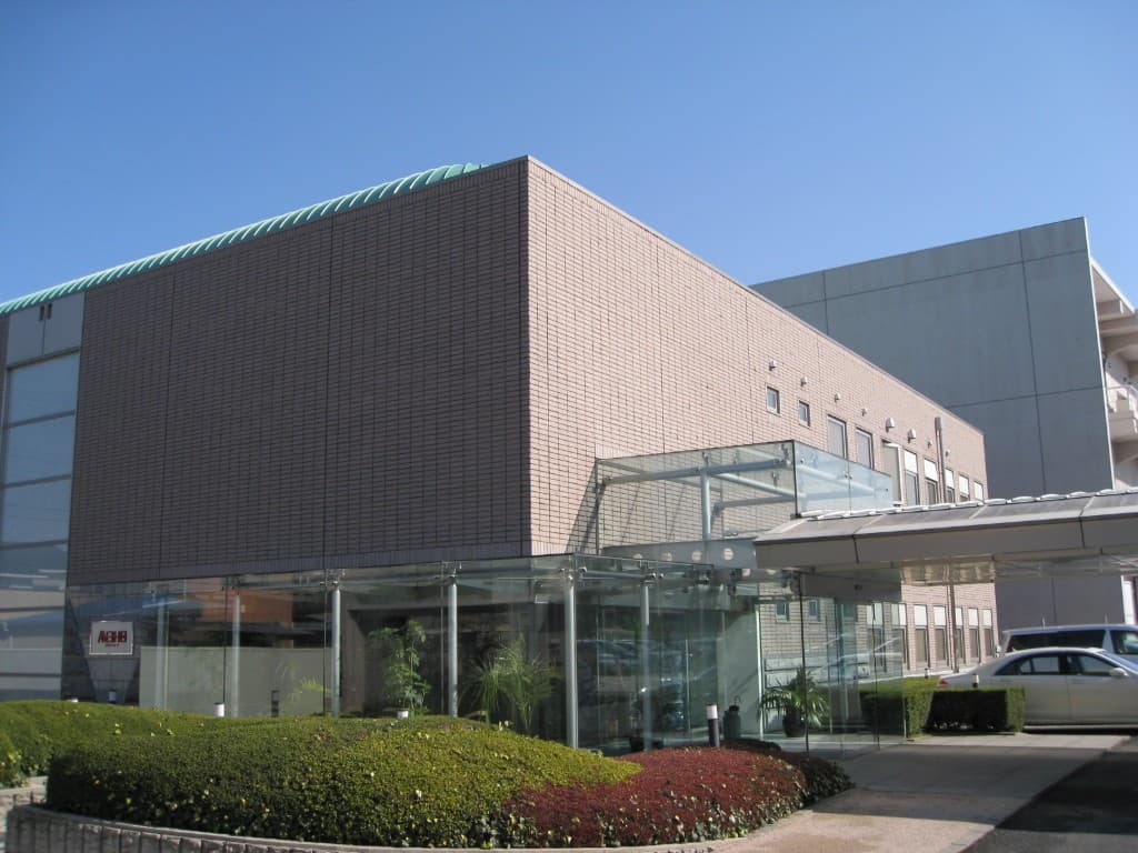 めいほうぐるーぷ 本社エントランス